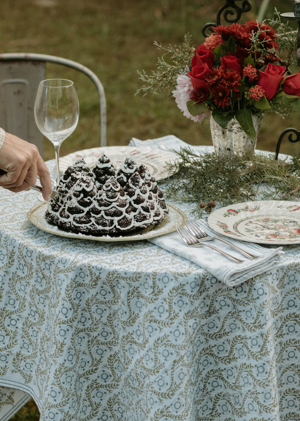 Villa Vaux Grand Tablecloth - Gray and Green