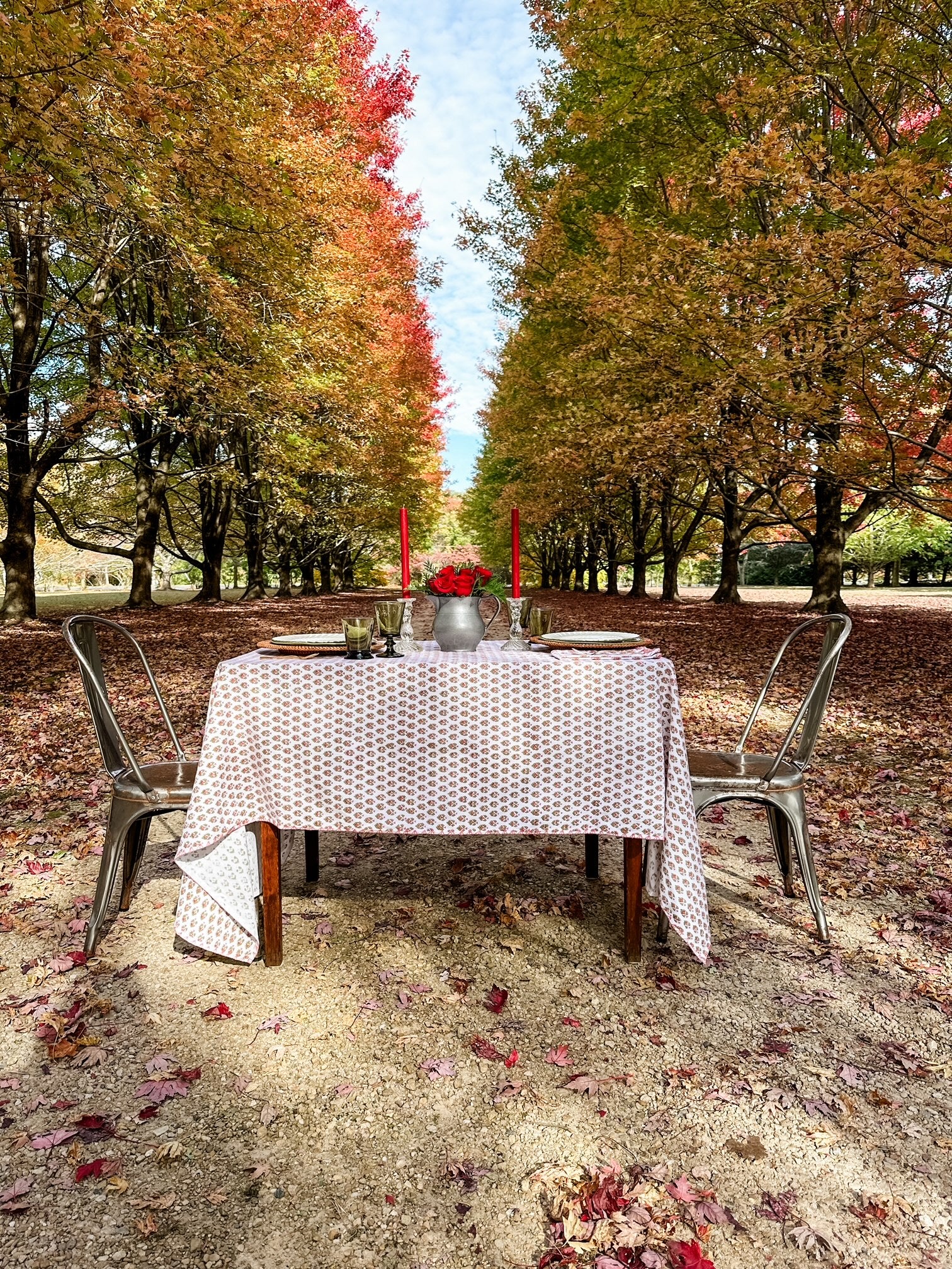 Trillium Lancaster - 6 ft Tablecloth