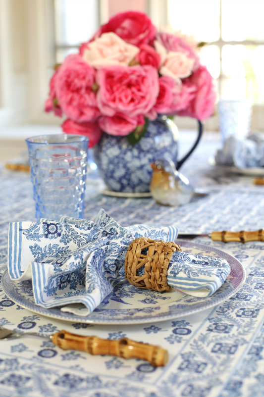 Villa Vaux - Grand Blue and White Napkins