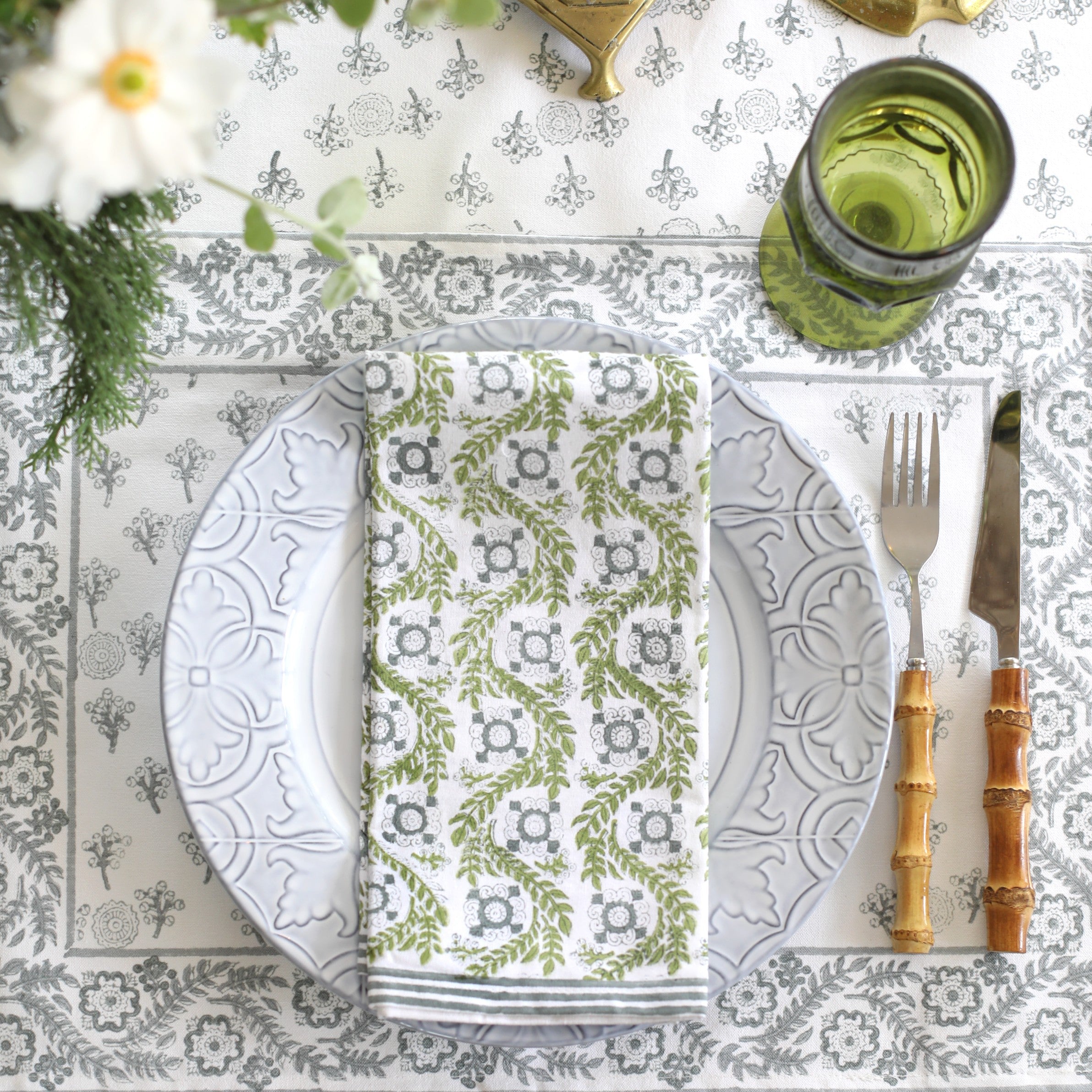 Villa Vaux - Grand Gray and Green Napkins