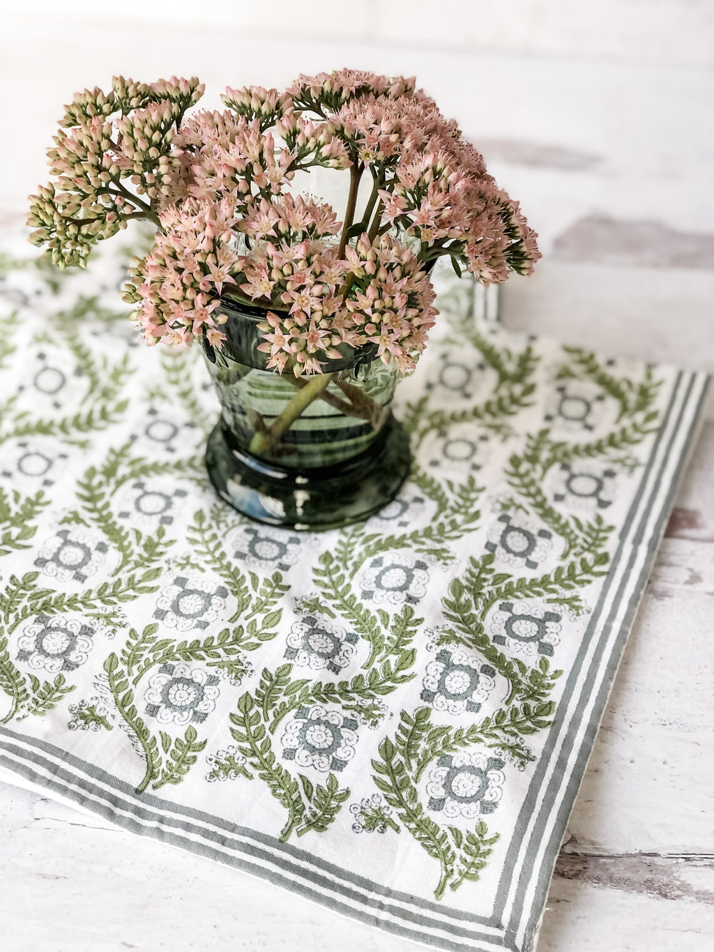 Villa Vaux Grand Tablecloth - Gray and Green