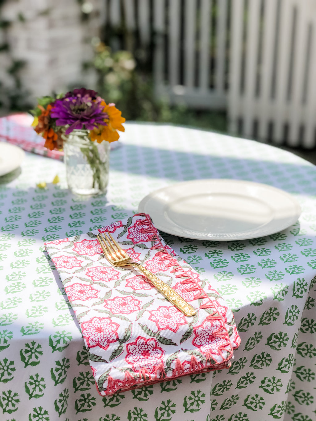 Sequoia Tablecloth in Linnet Green